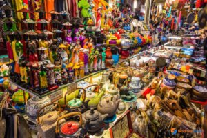 Taking-Home-Unique-Souvenirs-Ben-Thanh-Market-Asiakingtravel